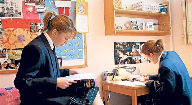 10 Reasons to Consider Boarding Schools in Dehradun for Girls